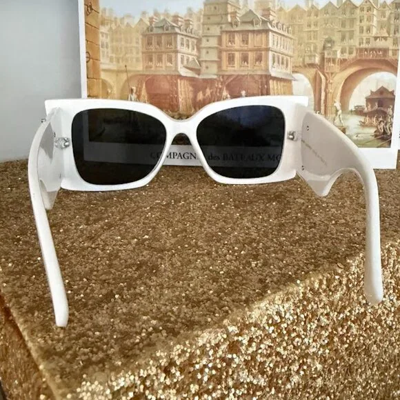 White Oversized Square Sunglasses Gold Logo Accent Chic Designer Style - Picture 7 of 7